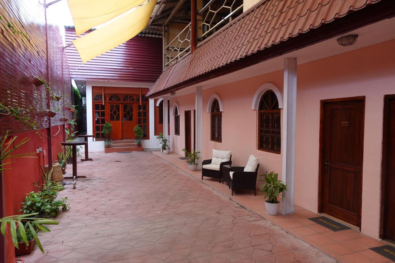 Sunset Inn By Pro-Ema Díli Exterior foto
